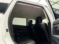 2021 Mitsubishi Outlander 2.0L 2WD 5, белый — фото 15