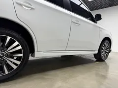 2021 Mitsubishi Outlander 2.0L 2WD 5, белый — фото 20
