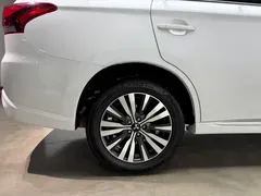 2021 Mitsubishi Outlander 2.0L 2WD 5, белый — фото 21