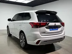2021 Mitsubishi Outlander 2.0L 2WD 5, белый — фото 25