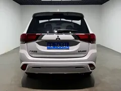 2021 Mitsubishi Outlander 2.0L 2WD 5, белый — фото 26