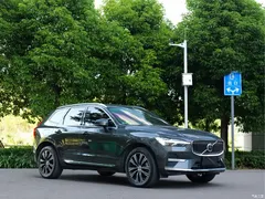 2022 Volvo XC60 B5 4WD Zhiyuan Luxury — фото 3