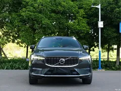 2022 Volvo XC60 B5 4WD Zhiyuan Luxury — фото 4