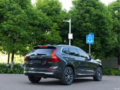 2022 Volvo XC60 B5 4WD Zhiyuan Luxury — фото 5