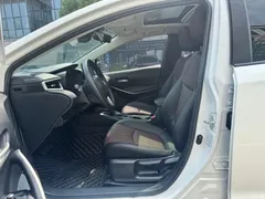 2021 Toyota Corolla Hybrid 1.8L E-CVT Elite, белый — фото 10