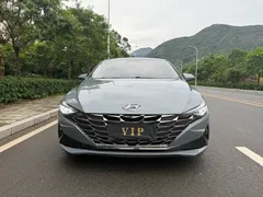 2022 Hyundai Elantra 1.5L CVT LUX Premium — фото 2