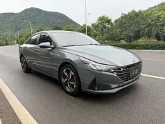 2022 Hyundai Elantra 1.5L CVT LUX Premium — фото 3
