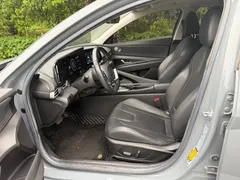 2022 Hyundai Elantra 1.5L CVT LUX Premium — фото 4