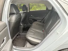 2022 Hyundai Elantra 1.5L CVT LUX Premium — фото 5