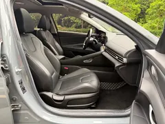 2022 Hyundai Elantra 1.5L CVT LUX Premium — фото 12