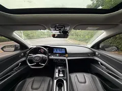 2022 Hyundai Elantra 1.5L CVT LUX Premium — фото 13