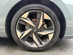 2022 Hyundai Elantra 1.5L CVT LUX Premium — фото 14