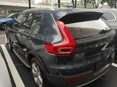 2021 Volvo XC40 T4 4WD, синий — фото 5