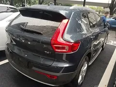 2021 Volvo XC40 T4 4WD, синий — фото 7