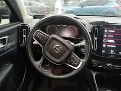 2021 Volvo XC40 T4 4WD, синий — фото 11