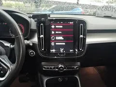2021 Volvo XC40 T4 4WD, синий — фото 13