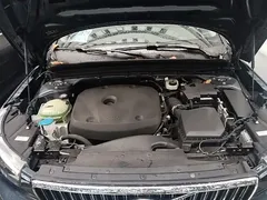 2021 Volvo XC40 T4 4WD, синий — фото 20