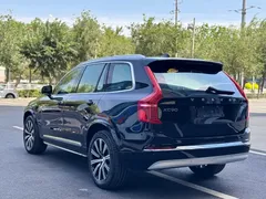 2022 Volvo XC90 B6 Luxury 7, чёрный — фото 12