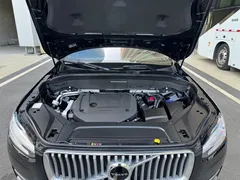 2022 Volvo XC90 B6 Luxury 7, чёрный — фото 16