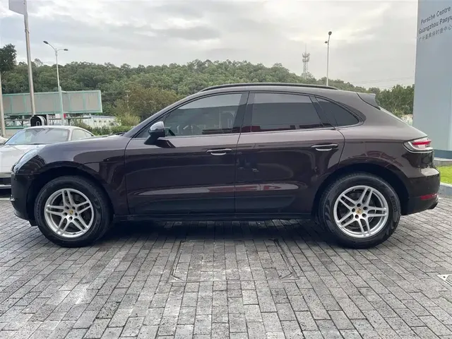 2021 Porsche Macan 2.0T
