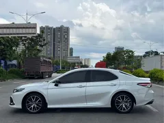 2021 Toyota Camry 2.5G Luxury, белый — фото 7