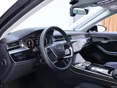 2023 Audi A8 A8L 50 TFSI quattro Premium Selection, чёрный — фото 11