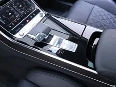 2023 Audi A8 A8L 50 TFSI quattro Premium Selection, чёрный — фото 12