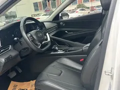 2022 Hyundai Elantra 1.5L CVT LUX Premium, белый — фото 4
