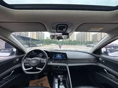 2022 Hyundai Elantra 1.5L CVT LUX Premium, белый — фото 8