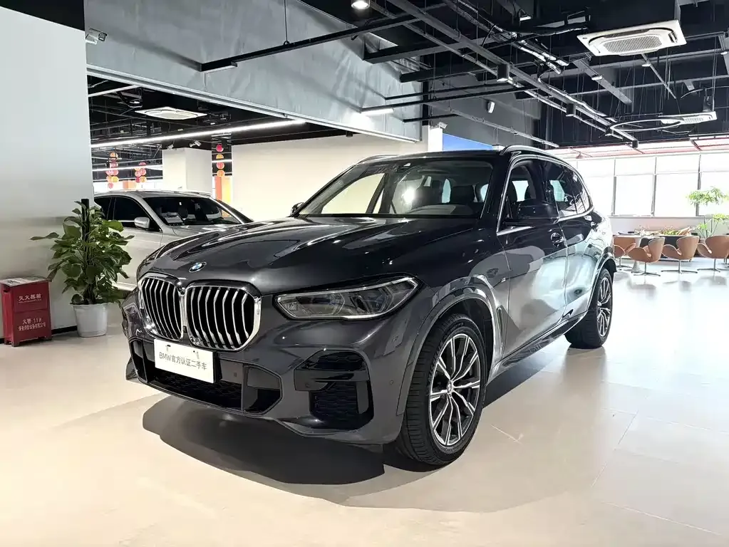 2022 BMW X5 xDrive40i M