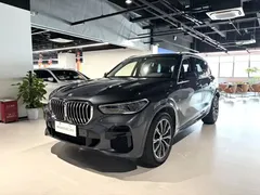 2022 BMW X5 xDrive40i M, чёрный — фото 1