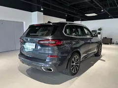 2022 BMW X5 xDrive40i M, чёрный — фото 5