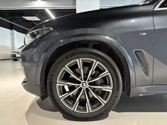 2022 BMW X5 xDrive40i M, чёрный — фото 7