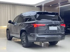 2023 Toyota Sequoia 3.5T Platinum — фото 18