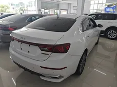 2021 Kia Cerato 1.5L CVT Fashion, белый — фото 5