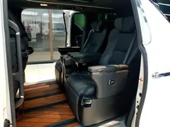 2021 Toyota Vellfire Crown Hybrid 2.5L HV Premium, белый — фото 9