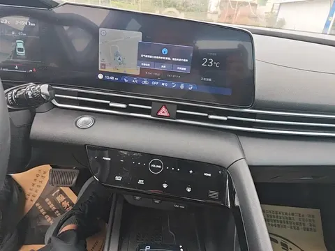 2022 Hyundai Elantra 1.5L CVT LUX Premium