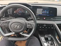 2022 Hyundai Elantra 1.5L CVT LUX Premium, белый — фото 10