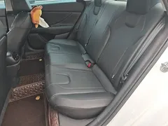 2022 Hyundai Elantra 1.5L CVT LUX Premium, белый — фото 17