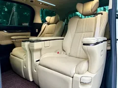 2021 Toyota Alphard Hybrid 2.5L Premium, белый — фото 10