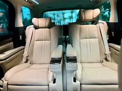 2021 Toyota Alphard Hybrid 2.5L Premium, белый — фото 11