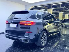2021 BMW X5 xDrive30i M, чёрный — фото 23