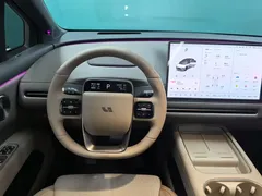 2025 Li Auto i6 4WD Standard, белый — фото 5