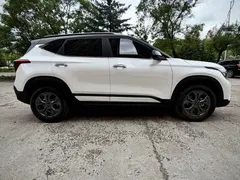 2023 Kia Seltos 1.5L CVT Luxury, белый — фото 7