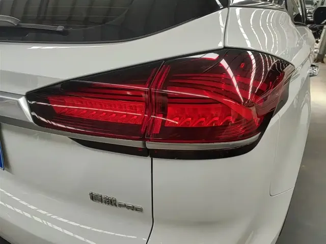 2020 Geely Atlas 1.8TD DCT Zhilian PRO