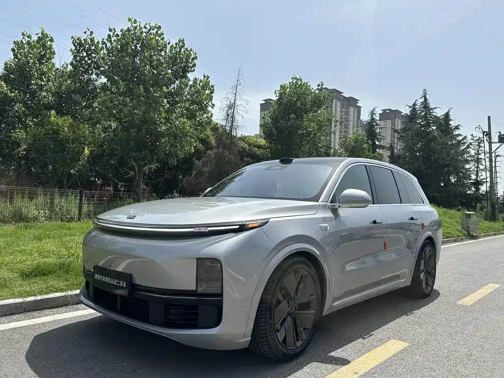 2025 Li Auto L8 Pro