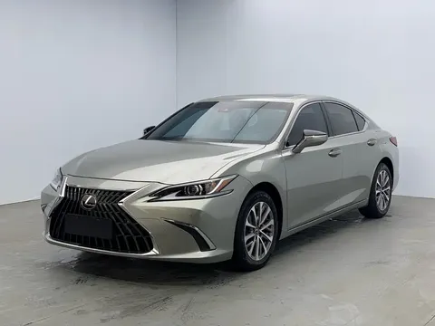 2022 Lexus ES 200