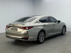 2022 Lexus ES 200 — фото 4