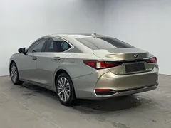 2022 Lexus ES 200 — фото 5