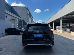 2022 Toyota Crown Kluger 2.5L HEV 4WD Flagship, чёрный — фото 18